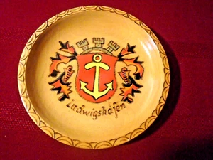 Wooden Decorated Hanging Plate Trinket Dish German Souvenir Ludwigshafen - Picture 1 of 4