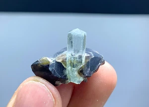 29 Carat Beautiful Aquamarine Crystal With Quartz  From Skardu Pakistan - Picture 1 of 5