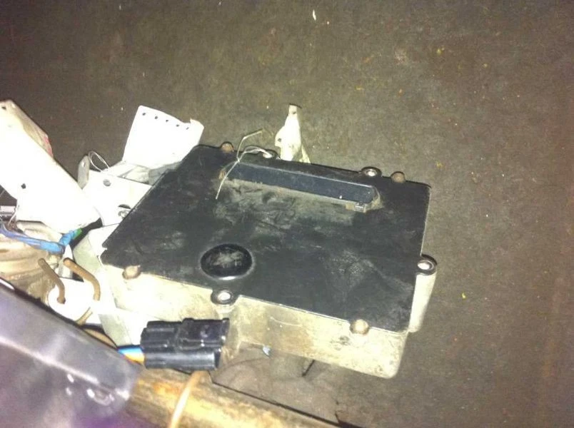 89 90 CARAVAN CHASSIS ECM TRANSMISSION MODULE - Image 1 of 2