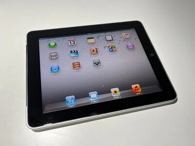Apple iPad  1. Gen. 32GB, WLAN + Cellular (Entsperrt), 24,64 cm, (9,7 Zoll) 2009 - Bild 1 von 4