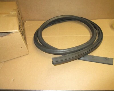 Mopar 4646881 drip rail weatherstrip 1995-1999 Chrysler Cirrus, Dodge Stratus OE - Image 1 of 2