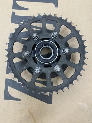 03 04 KAWASAKI NINJA ZX6R 636 MONTAJE DE BUJE PORTAPIÑONES Foto 1 de 4