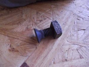 24) 3/8"" x 1 1/4"" Cabeza Recortada IH Pernos de Cultivador de Arado + (22) Tuercas - Imagen 1 de 5