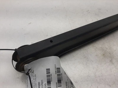 Lower Control Arm Rear 00-10 CHEVROLET SUBURBAN 1500 15286145 - Image 1 of 4