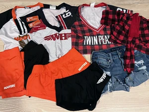 TWIN PEAKS HOOTERS WINGHOUSE Niña Bar Deportivo Uniforme Camiseta sin mangas Pantalones cortos ELIGE - Imagen 1 de 30