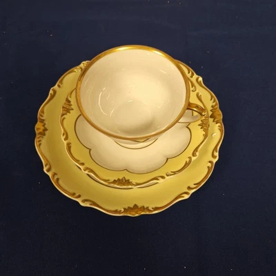 Alte Sammeltasse Sonneberg gelb mit Goldrand - Bild 1 von 4