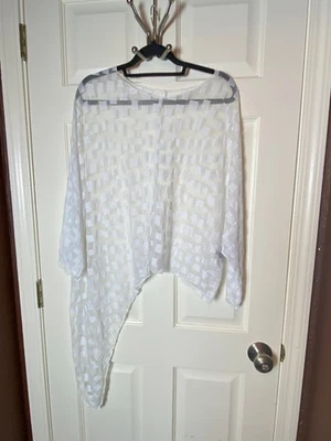 Comfy USA Women's Sheer White Asymetrical Top Lightweight Size 1X Layer Oversize - Image 1 of 4