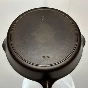 Unmarked Griswold Iron Mountain #9 1082 Cast Iron Skillet - Sits Flat RESOTRED - Picture 1 of 7