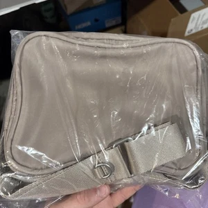 NEW Converse camera bag tan crossbody - Picture 1 of 3
