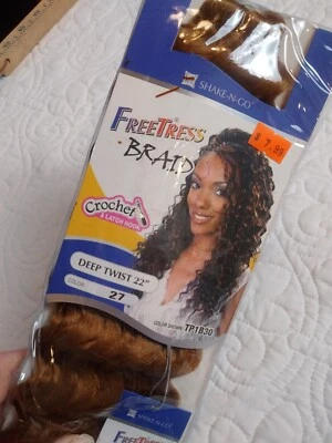 FREETRESS Synthetic Crochet Braids Hair - DEEP TWIST 22" Color #27 Honey Blonde - Image 1 of 4