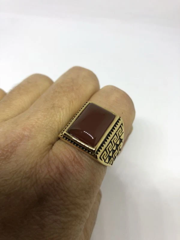 Anillo de cornalina genuino vintage de acero inoxidable dorado talla 11 para hombre de la década de 1980 Foto 1 de 4
