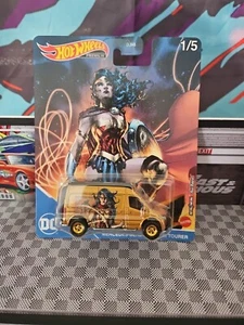 2020 Hot Wheels Premium DC Wonder Woman Mercedes-Benz Sprinter Tourer Combi post - Picture 1 of 8