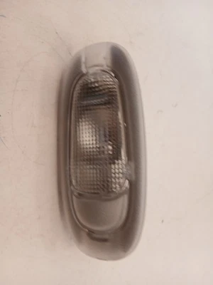 02-09 GMC Envoy XL Trailblazer Isuzu Ascender XL Luz Domo Trasera Sobre Cabeza... Foto 1 de 4