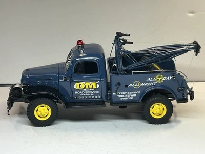 Danbury Mint 1946 Dodge Power Wagon Wrecker azul fundido 1:24 - Imagem 1 de 4