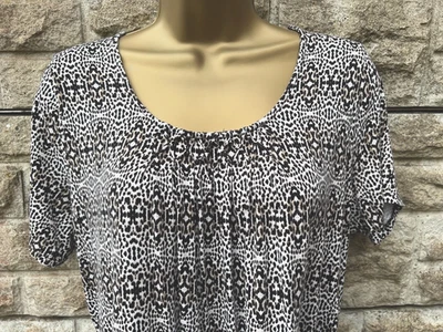 Ladies M&S Woman Animal Print Jersey Short Sleeve Stretch Blouse Top UK 12 - Image 1 of 4