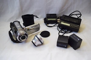 Sony Handycam HDR-UX1 - w/ Batteries, Mini DVD, Adapter, x2.0 Lens, Tested/Works - Picture 1 of 6