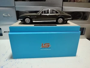 LS COLLECTIBLES 1:18 ASTON MARTIN LAGONDA 1974 SALOON OIL GREEN - Imagen 1 de 24