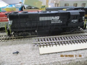 NS 2762 ATLAS/ROCO GP38 HIGH HOOD,CUSTOM PAINT & DETAILS, DIGITRAX DCC & SOUND - Picture 1 of 7
