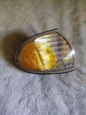 Luz delantera Ford Windstar 1996 pasajero Foto 1 de 2