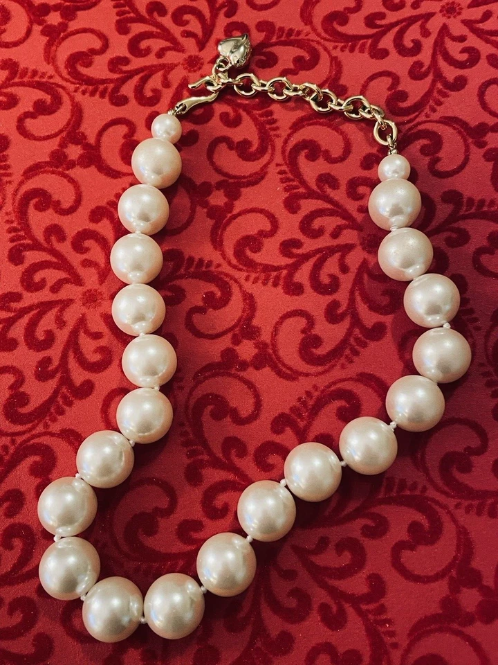 Collar Gargantilla Carolee con Dije de Corazón Cuentas Blancas 18" Clásico Delicado Foto 1 de 4