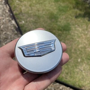2018 2019 2020 2021 Genuine GM OEM Cadillac Center Wheel Cap 23156594 9597375 - Picture 1 of 7