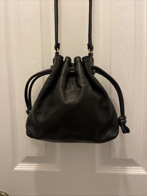 Bolsa balde CLARE V petit HENRI bolsa couro preto usada estado frete rápido - Imagem 1 de 4