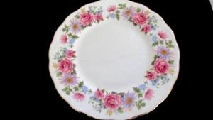 QUEEN ANNE SERENADE VINTAGE DINNER PLATE BONE CHINA 8597 & Dessert Bowl & 3 Cups - Picture 1 of 1