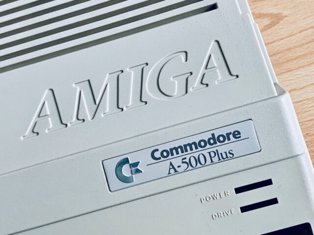 Preços baixos em Commodore Amiga 500+ Computadores e mainframe Antigos