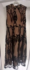 Elegant dress, size 10/12, hardly worn, black lace lined with soft muted fabric - Picture 1 of 6