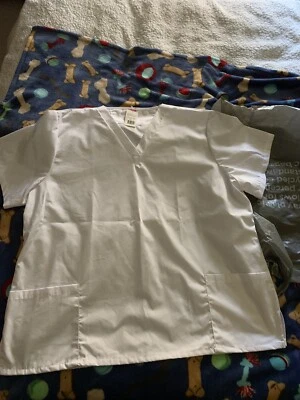 NWT Fashion Seal Healthcare Unisex White Scrub Top Size XL - Image 1 of 2