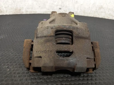 Pinza de freno delantera izquierda TOYOTA YARIS 2011-2020 1,5 L 1NZ-FXE  Foto 1 de 4