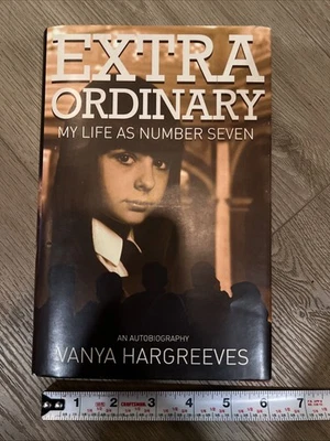 Netflix Umbrella Academy Pantalla Usado TV Prop Extra Orordinario por Vanya Elliot Page Foto 1 de 4