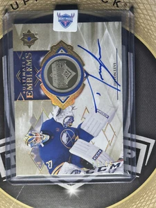 2023-24 Upper Deck Ultimate Emblems Rookie Auto Gold DEVON LEVI Sabres 33/99 - Picture 1 of 2