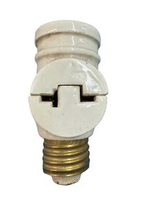 Antique Hubbell Porcelain Screw In Socket Outlet Shade Holder 2-¼ Fitter - Picture 1 of 5