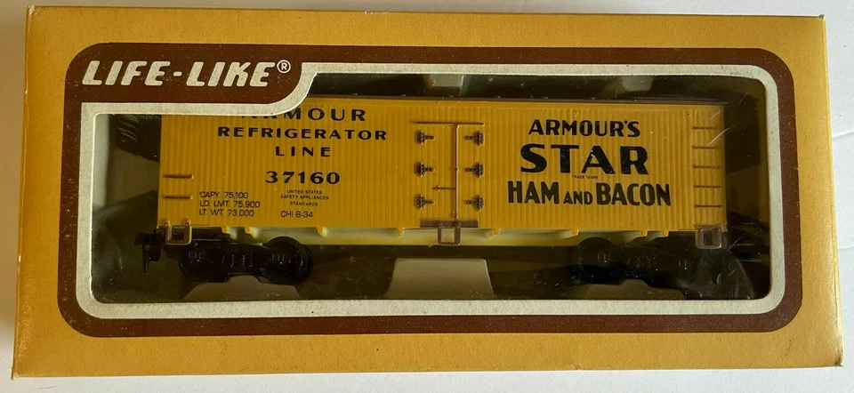 LIFE-LIKE HO - Reefer Box Car - Armour's - Image 1 of 1