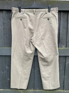 Dockers Chinos - Picture 1 of 4