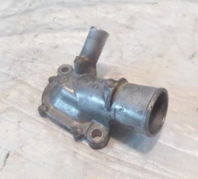 Junta de tubo de entrada de refrigerante motor trazador Yamaha FZ09 XSR900 MT09 Foto 1 de 4