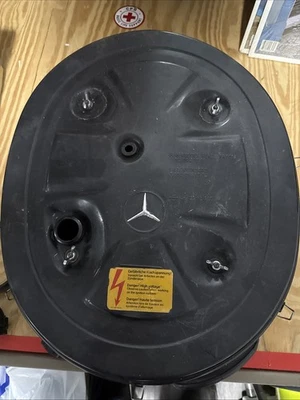 MERCEDES W126 1987 300SE - CAJA FILTRO AIRE P/N: 0130947202 Foto 1 de 4