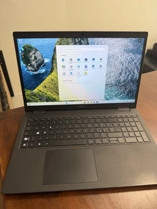 Dell Latitude 3520 i5 1135G7 8GB RAM 256GB SSD Full HD Windows 11 15,6’’ - Foto 1 di 10