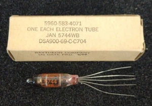 RAYTHEON JAN5744WB MILSPEC VINTAGE ELECTRON TUBE 5744WB - Picture 1 of 6