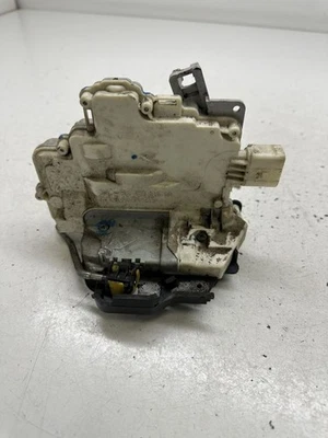 Cerradura puerta trasera derecha audi a4 s4 b7 8e 8h 2007 8e0839016aa dra62705 Foto 1 de 4
