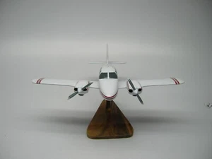 PA-23 Apache Aztec Piper aereo scrivania mogano forno legno secco modello piccolo nuovo - Foto 1 di 3