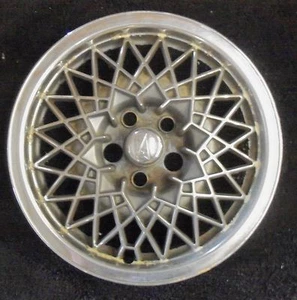92 93 94 Hubcap Pontiac Grand Am Sunbird hub cap - Picture 1 of 1