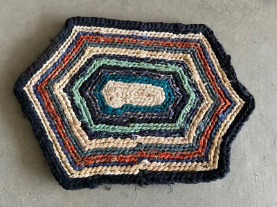 "Alfombra de gancho primitiva de arte popular vintage hexagonal 13""" Foto 1 de 4