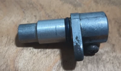 Honda CB500 CB500K CB550K CB550F Four tachometer gear drive cap housing CB650 SC - Image 1 of 4