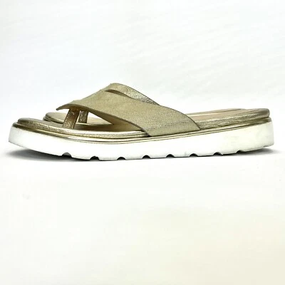 Sandálias anabela Donald J Pliner dourada metálica tamanho 7 flip flop plataforma deslizante - Imagem 1 de 4