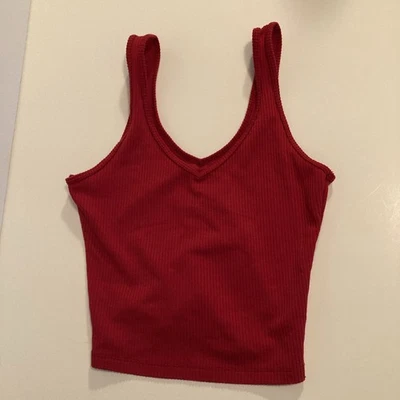Camiseta sin mangas recortada Hollister XXS roja acanalada con cuello en B para mujer Foto 1 de 3