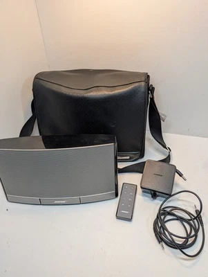 Bose SoundDock Portable 30-pin iPod w/ Remote Bag Battery Charger AUX - Works - Image 1 of 4