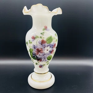 Vaso vintage bianco Bristol vetro soffiato con volant dipinto a mano fiori oro 10" - Foto 1 di 9