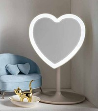 SPECCHIO MAKE UP CUORE LED CON BASE PORTAGIOIE OGGETTI ACCESSORI BRANDANI